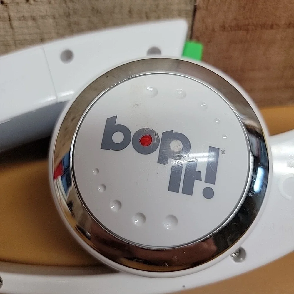 Y2k Hasbro handheld toy 2008 BOP IT electronic reflex game tested